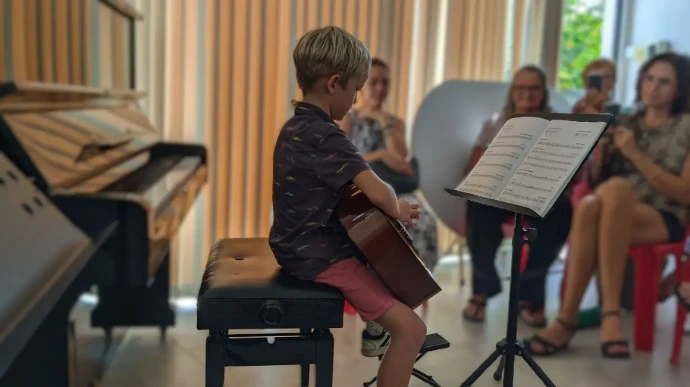 Music lesson at ARTVIA Mauritius